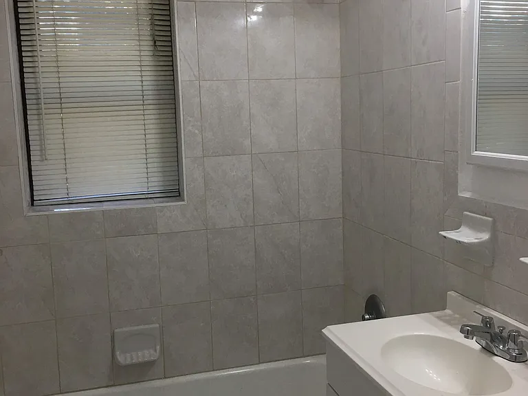 418 Main St #B2 — Photo 15