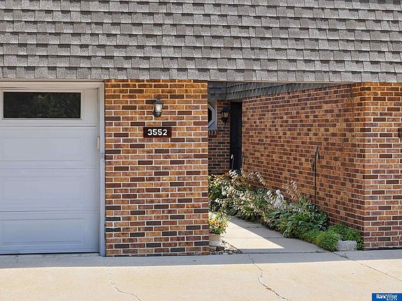 3rd image of 3552 Neerpark Dr