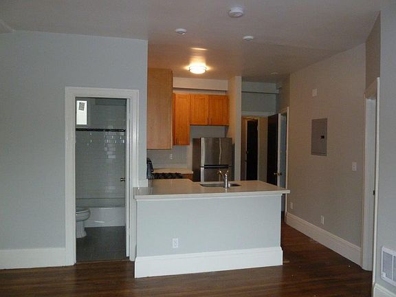 Kitchen & entrance