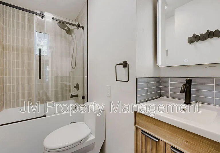 3549 N Williams St — Photo 15