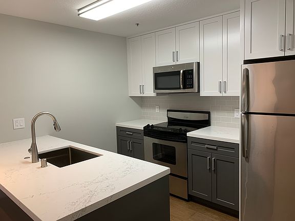 2nd image of 1945 Washington St APT 301