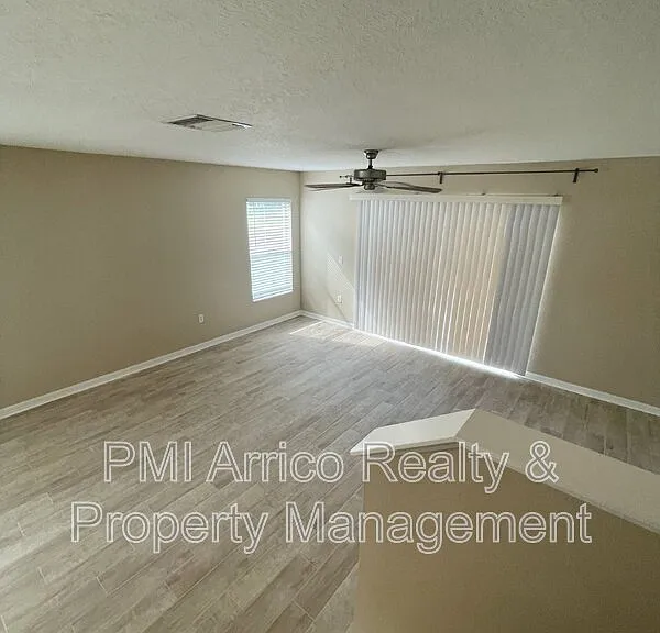 10840 Johanna Ave — Photo 11