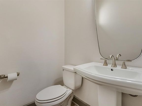 3rd image of 5343 Holland Ave
