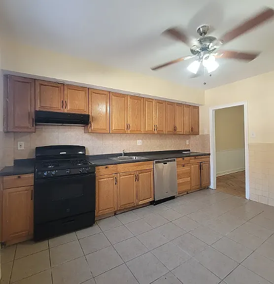 5908 Castor Ave — Photo 10