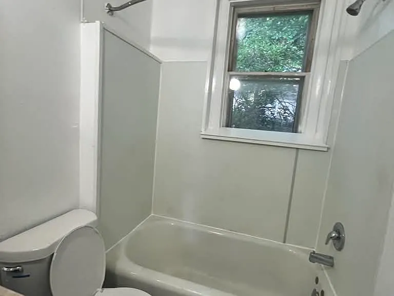 1206 Thomas St — Photo 12