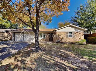 3325 Hummingbird Ln, Denton, TX 76209