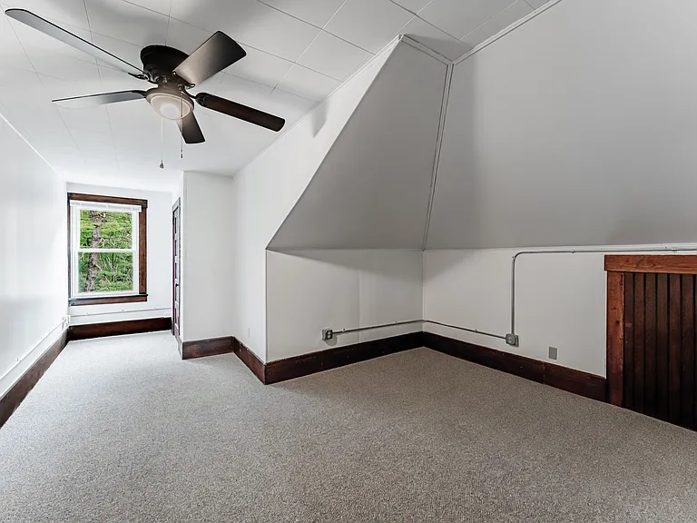 496 Dorsey Ave — Photo 12