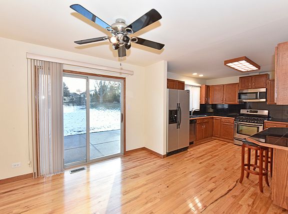 4th image of 17301 W Woodland Dr