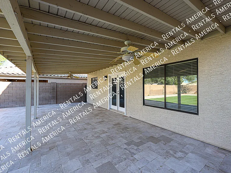 22442 N 21st St — Photo 32