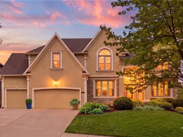 9308 W 146th Ter, Overland Park, KS 66221