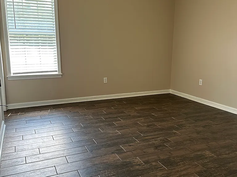 802 Johnston Cv — Photo 18