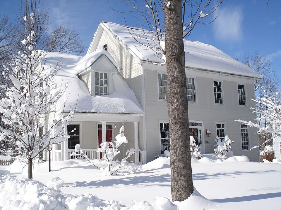 Front of house - winter!