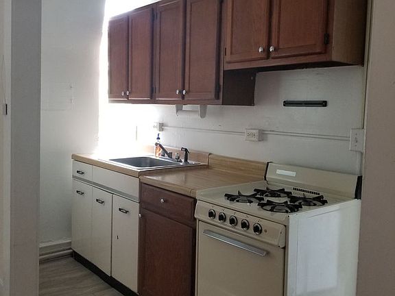 5th image of 1014 Park Ave APT 5
