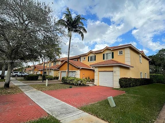 4th image of 6450 Catalina Ln #0