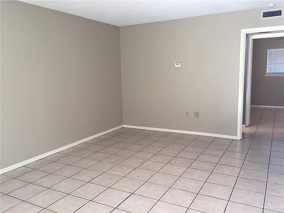 5th image of 815 Walnut Ave #203