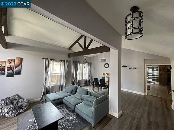 3rd image of 2725 Cormorant Ct