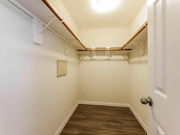 10931 Myrtle Oak St — Photo 7