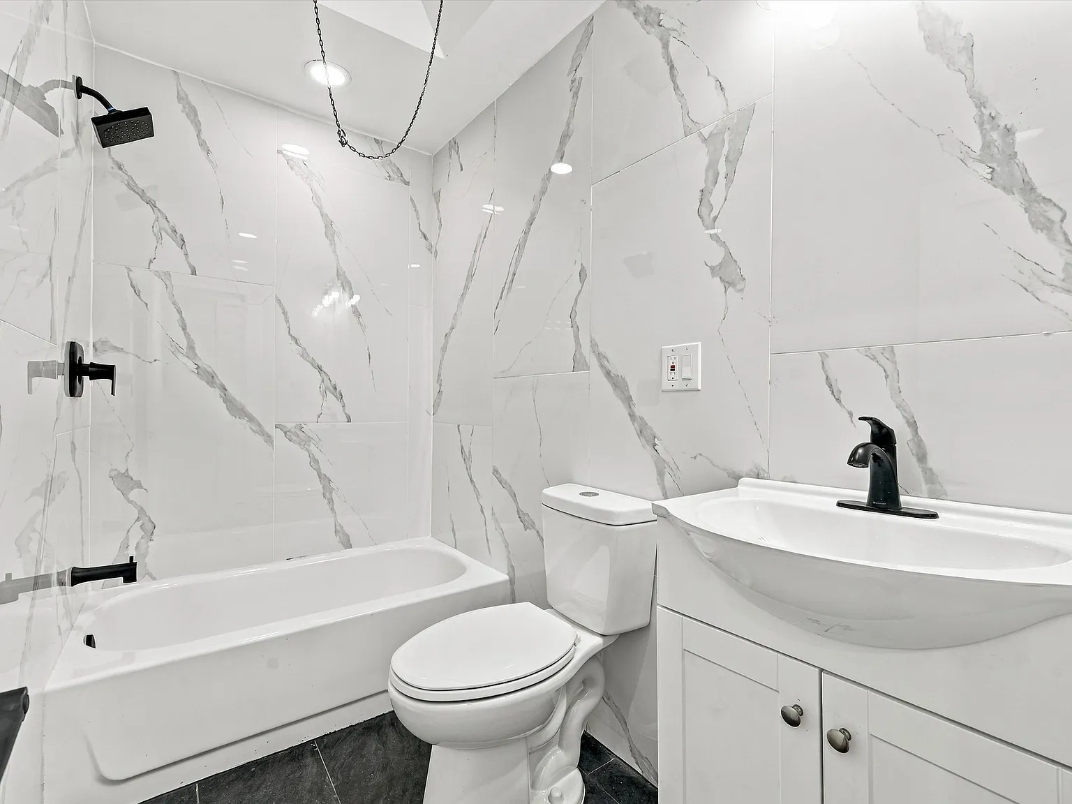 3 bed, 1.5 bath, 1240 sqft, $1,895 — Photo 3