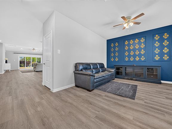 4th image of 711 Williams Way