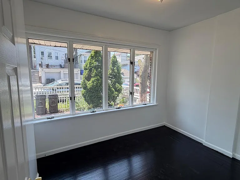 177 Benziger Ave #A — Photo 5