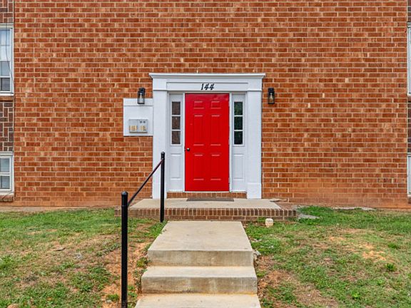 4th image of 144 Wesley Dr #11