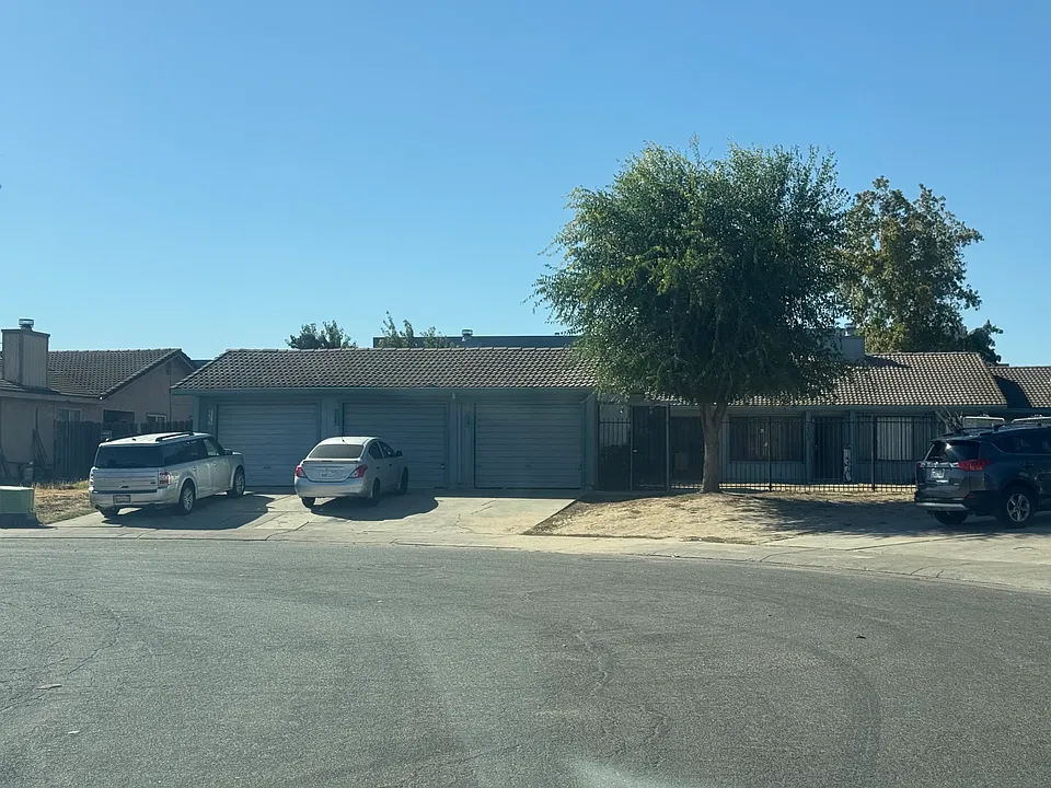 2367 Gareth Cir