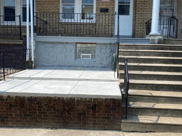 988 Carver St, Philadelphia, PA 19124