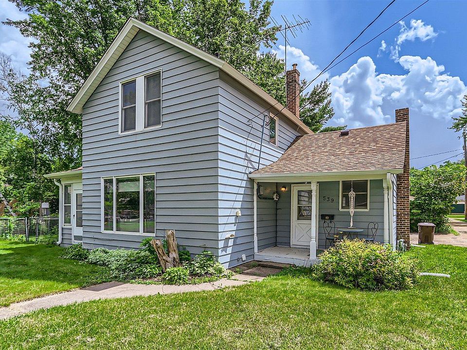 1st image of 539 1st Ave N