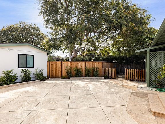 4th image of 1821 Chino St
