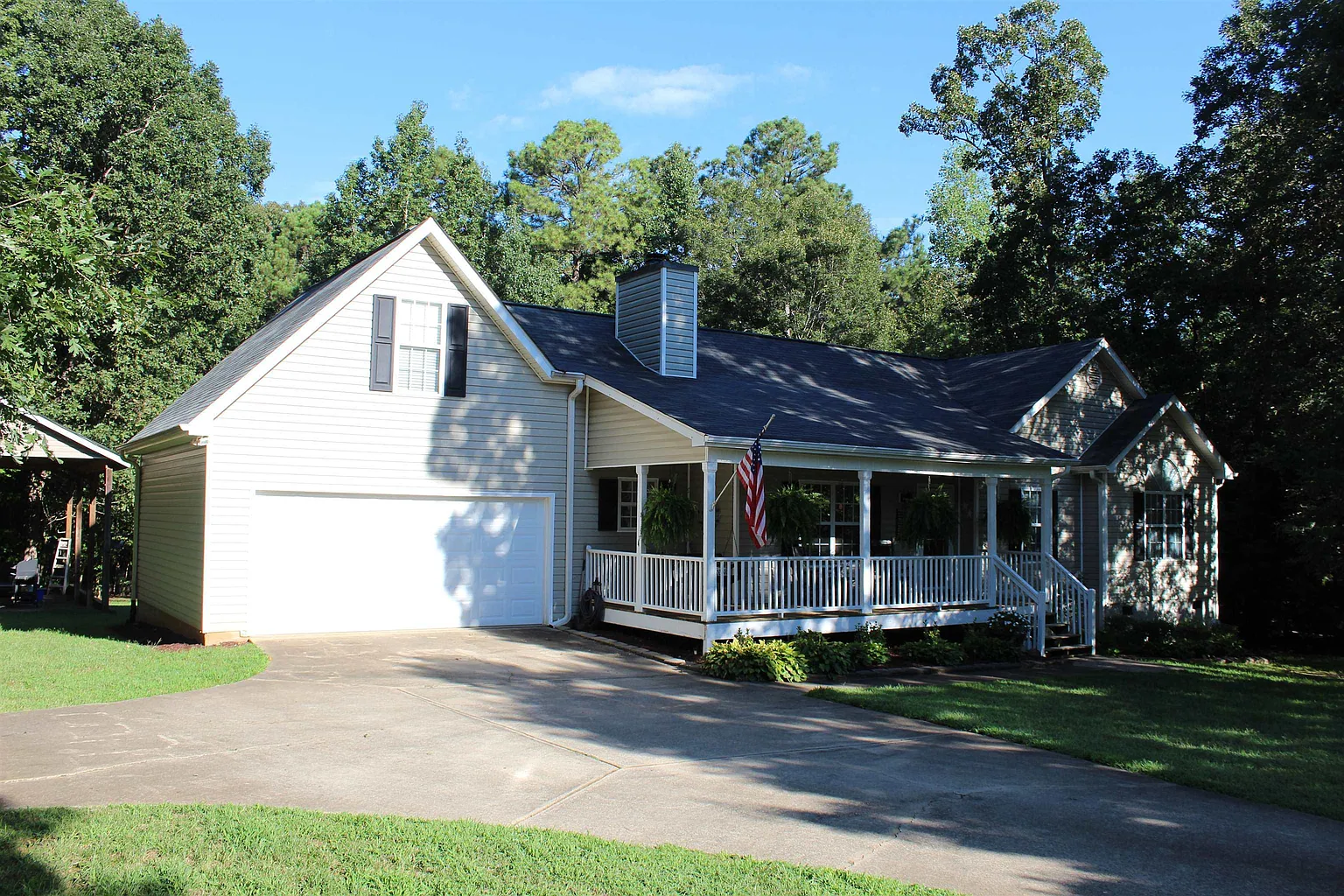 111 Moonlight Ct photo 1