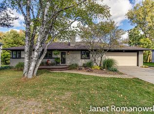 4007 Clearview St NE, Grand Rapids, MI 49546