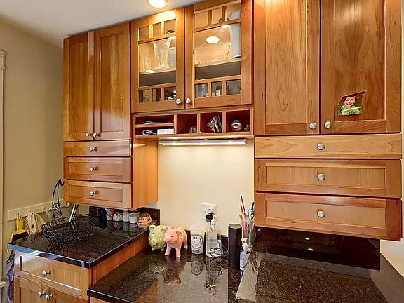 4th image of 125 Westbourne Ter #1A