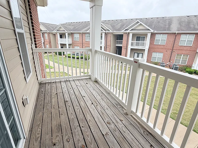 Clairmont at Chesterfield — Photo 125