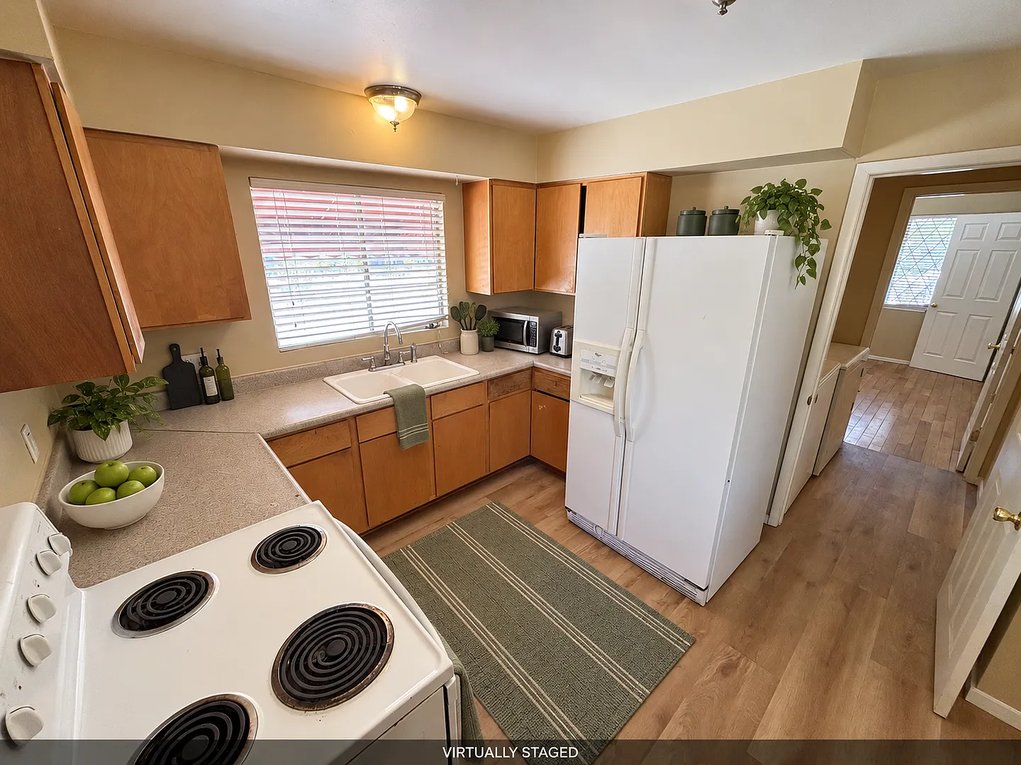 Spacious 3Bed/2Bath, 1-Story Ranch Home located in the Historic Huntridge area! — Photo 3