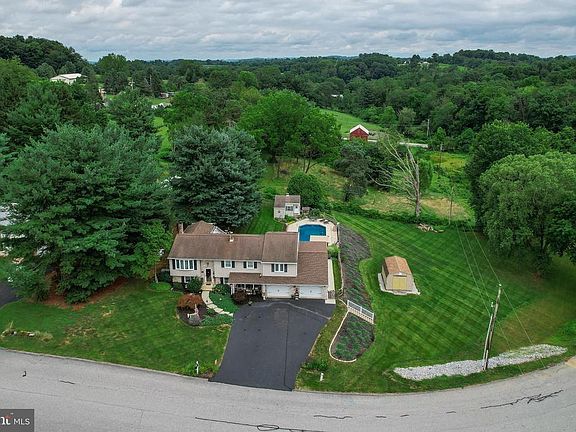 2nd image of 1959 Cedar Dr