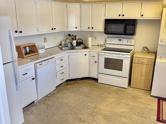 4th image of 501 SW 11th Place #205A