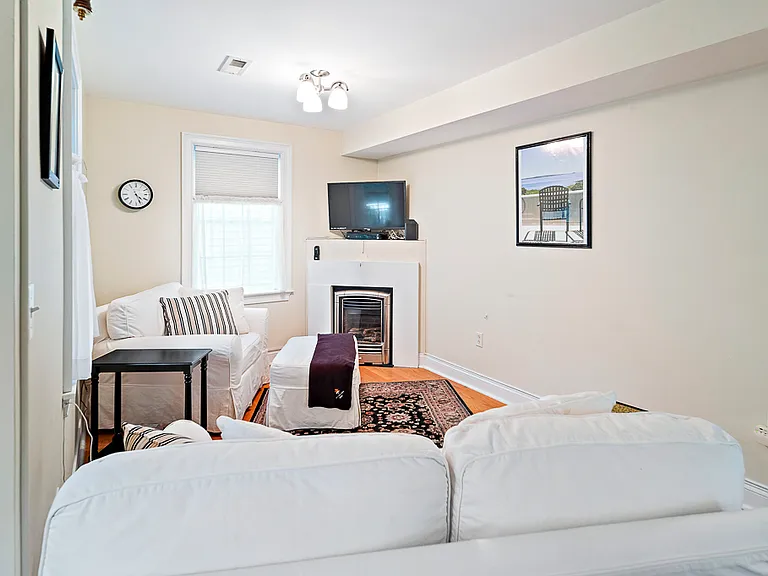 405 E 3rd St #2 — Photo 14