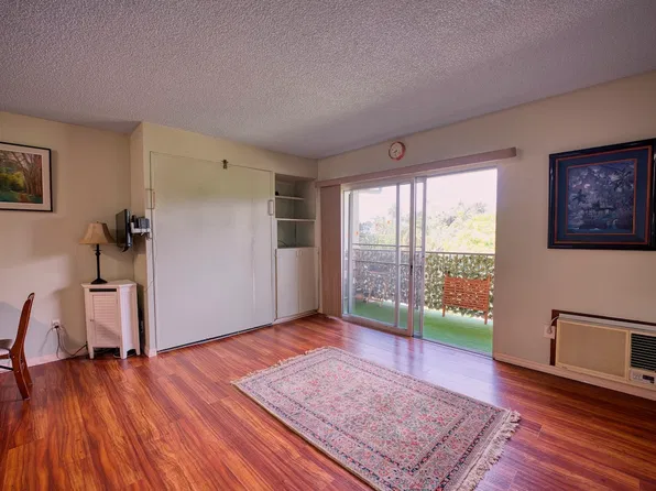 355 Kalanianaole Ave APT 327, Hilo, HI 96720