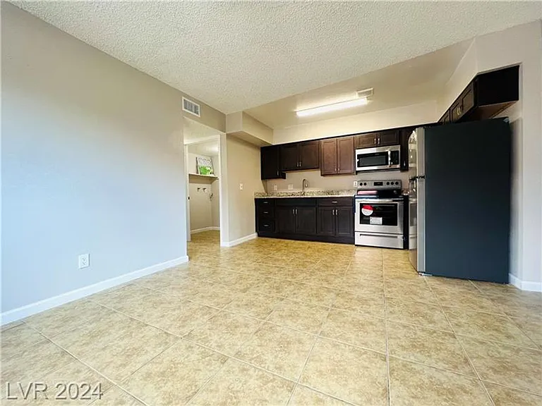 2920 Siki Ct #C — Photo 4