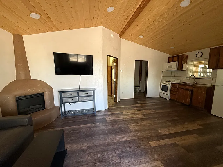 1566 Paseo Del Pueblo Sur #2 — Photo 4