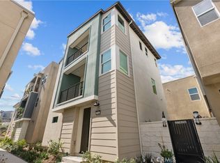 27422 Pioneer Ct, Valencia, CA 91381