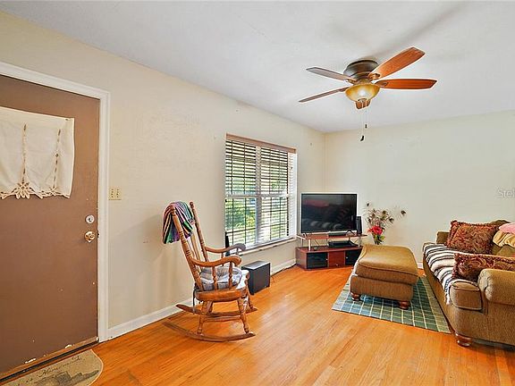 5th image of 1340 Monterey Dr