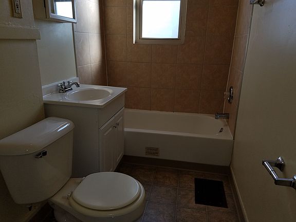 5th image of 1456 Northwest Blvd