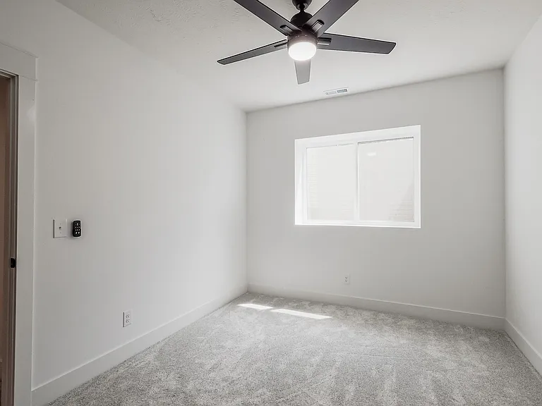 4917 Spire St — Photo 35