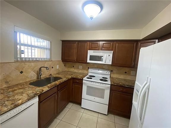3rd image of 4235 N University Dr APT 301
