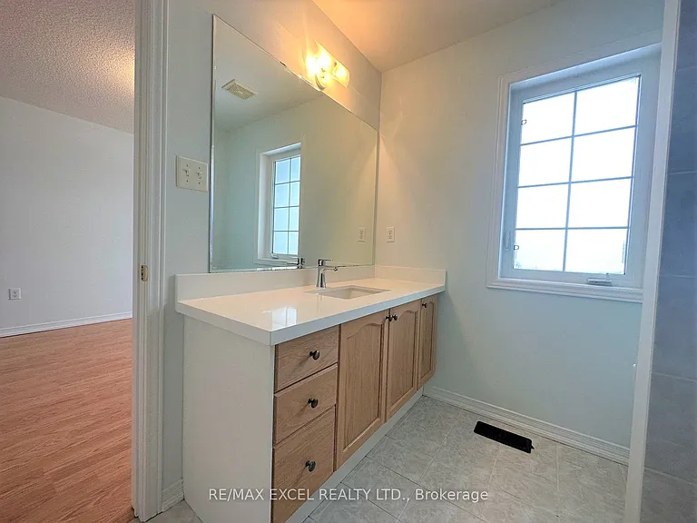 588 Hoover Park Dr — Photo 11