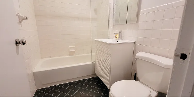 Rented by R New York | media 6