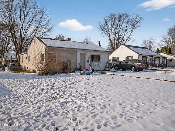 3rd image of 949 Southway St