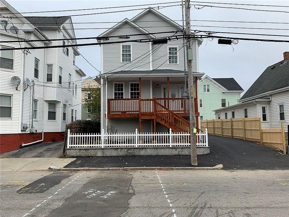 2nd image of 418 Prairie Ave