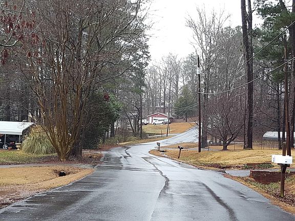 4th image of 152 Lakeshore Dr
